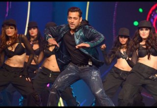 Salman Khan in Live Concert